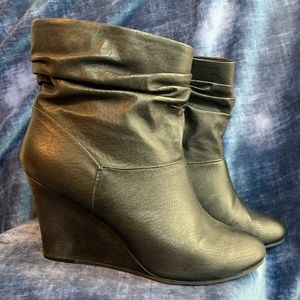 Boots, wedge heel, slouchy Chinese Laundry size 8